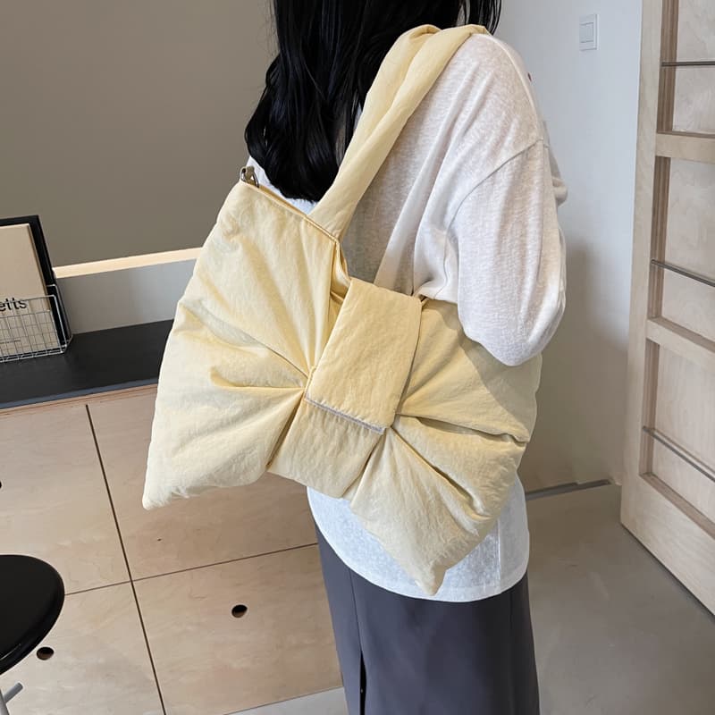Bow Tote