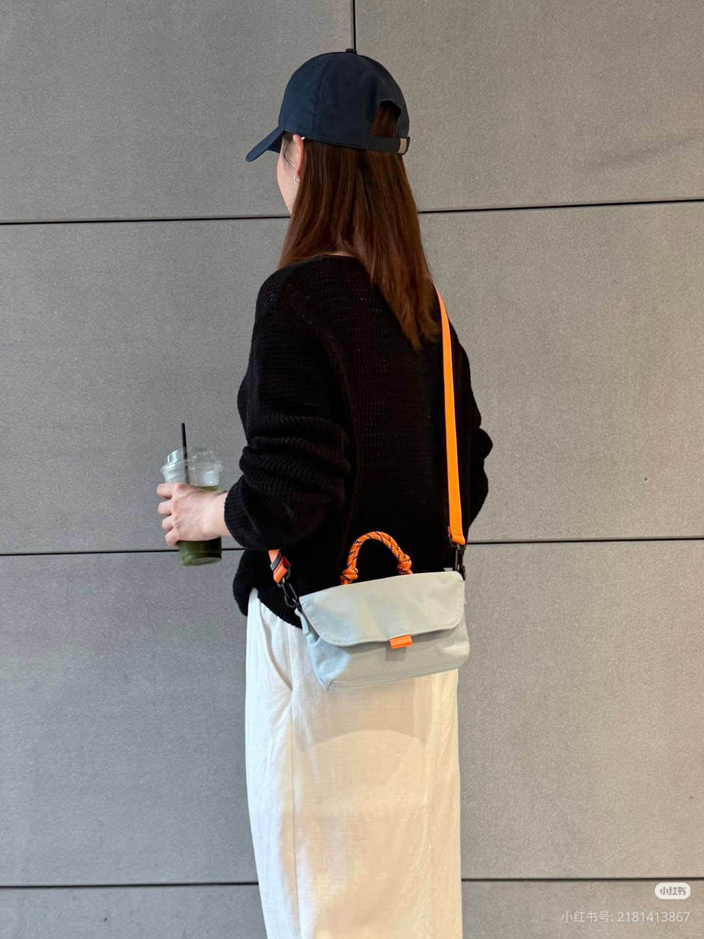 Compact, functional and made to stand out.

Designed for everyday movement, this crossbody bag pairs a clean, softly structured body with contrast utility details. The curved front flap keeps the silhouette minimal, while the bold webbing strap and knotted rope handle give it a sporty, technical edge.

Wear it crossbody for everyday errands, over the shoulder, or carry it by the rope handle when you want to switch things up. Lightweight and easy to style, it’s sized for your daily essentials without feeling